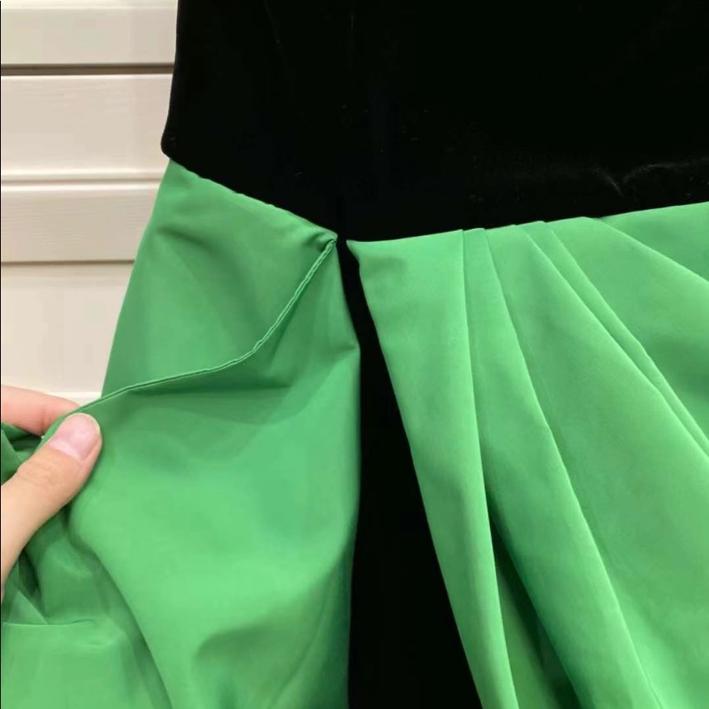 Alex Perry - Picture 4 of 4